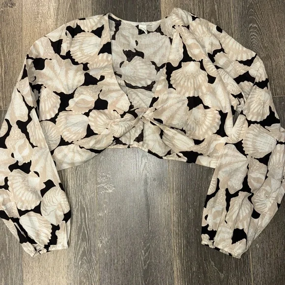 H&M Linen Black and Cream Sea Shell long sleeve Top - Picture 2 of 5